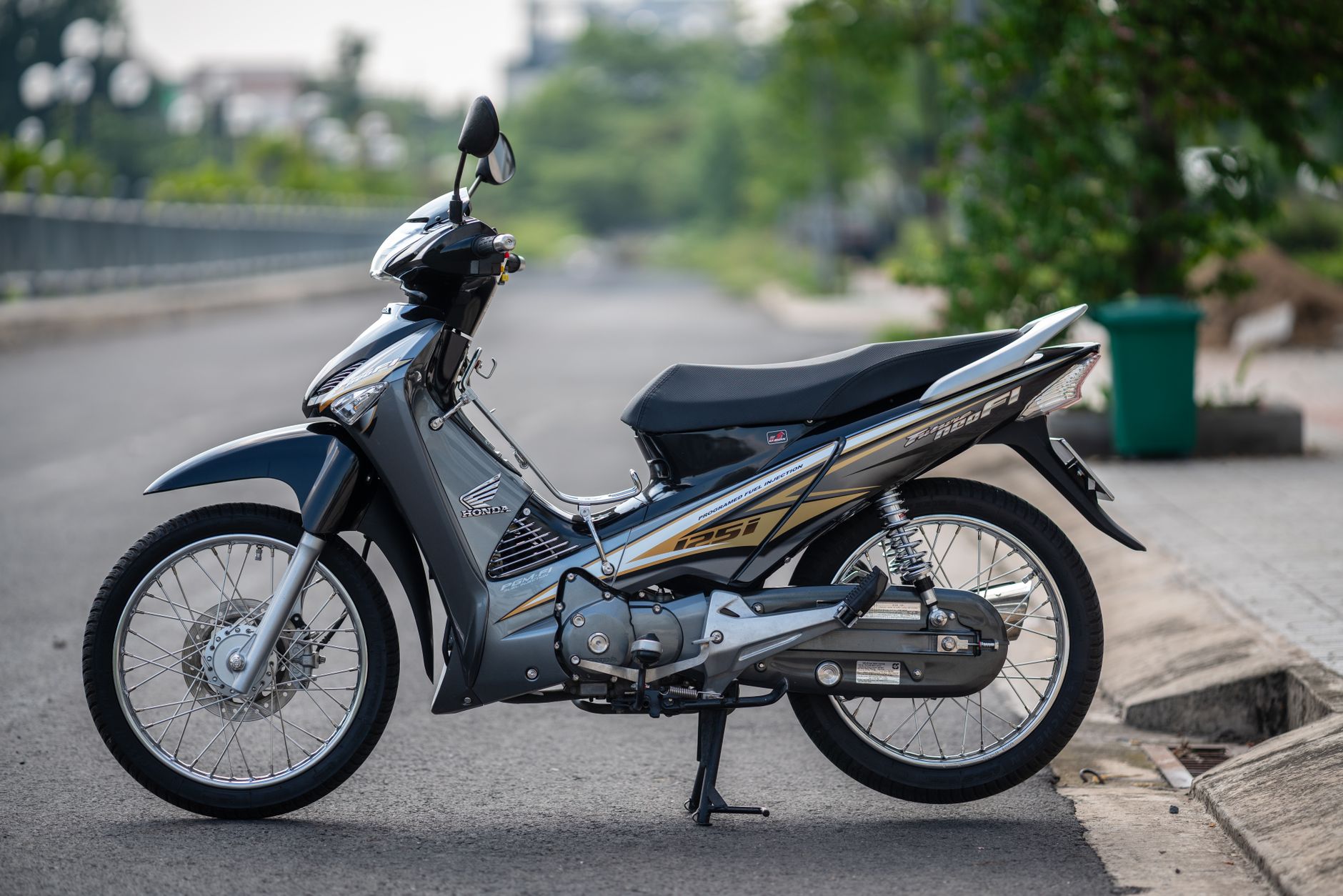 Motor Honda Terbaik untuk Ibu Rumah Tangga Praktis dan Aman